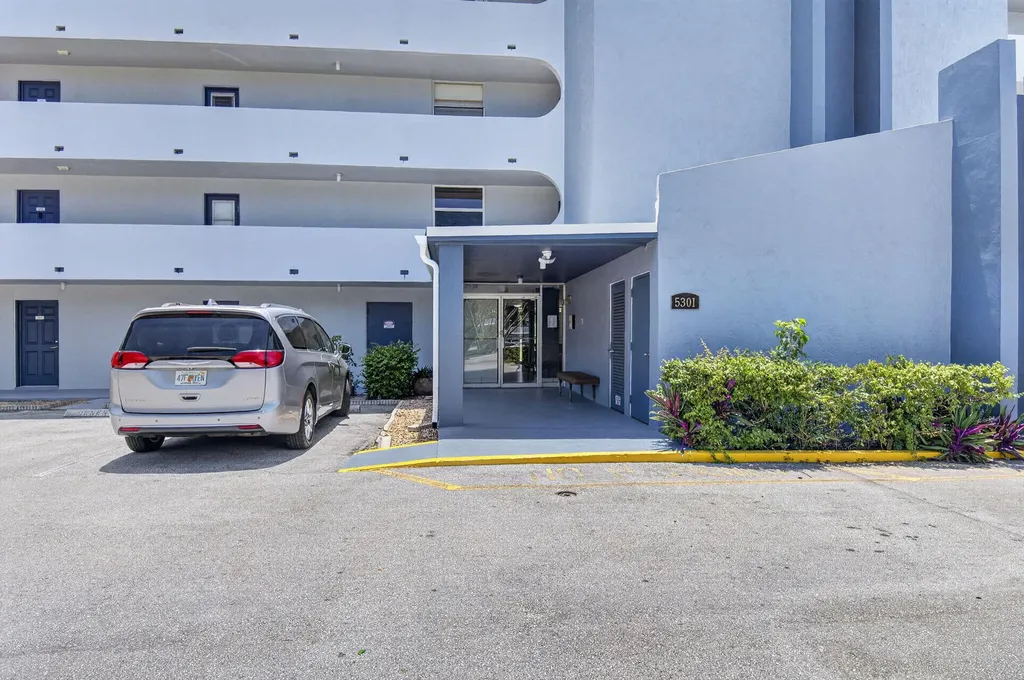 5301 NW 2nd Avenue Boca Raton FL 33487