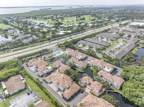 524 7th Square Vero Beach FL 32962