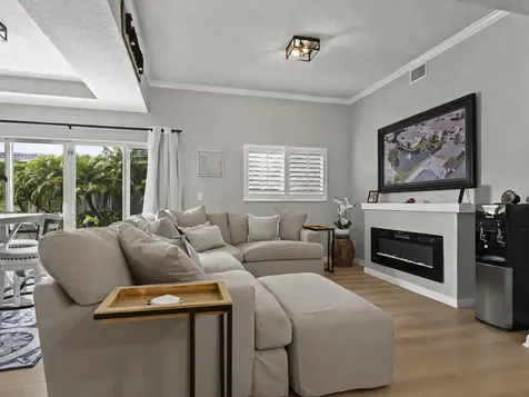 524 7th Square Vero Beach FL 32962