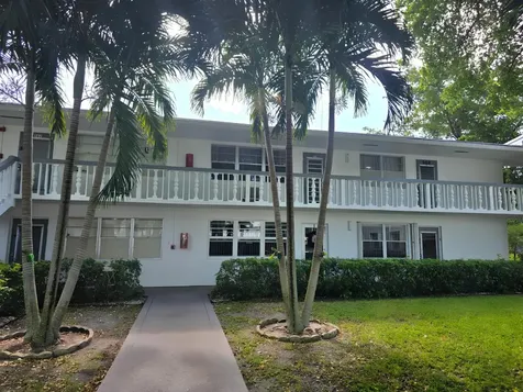 563 Durham T Circle Deerfield Beach FL 33442