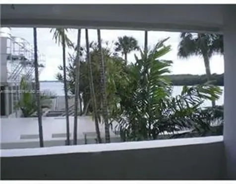 500 Bayview Drive Sunny Isles Beach FL 33160