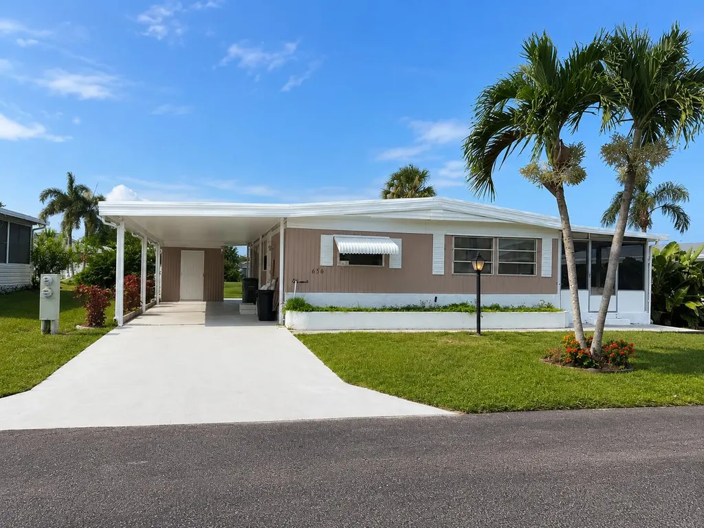 656 Sun Ray Court Boynton Beach FL 33436