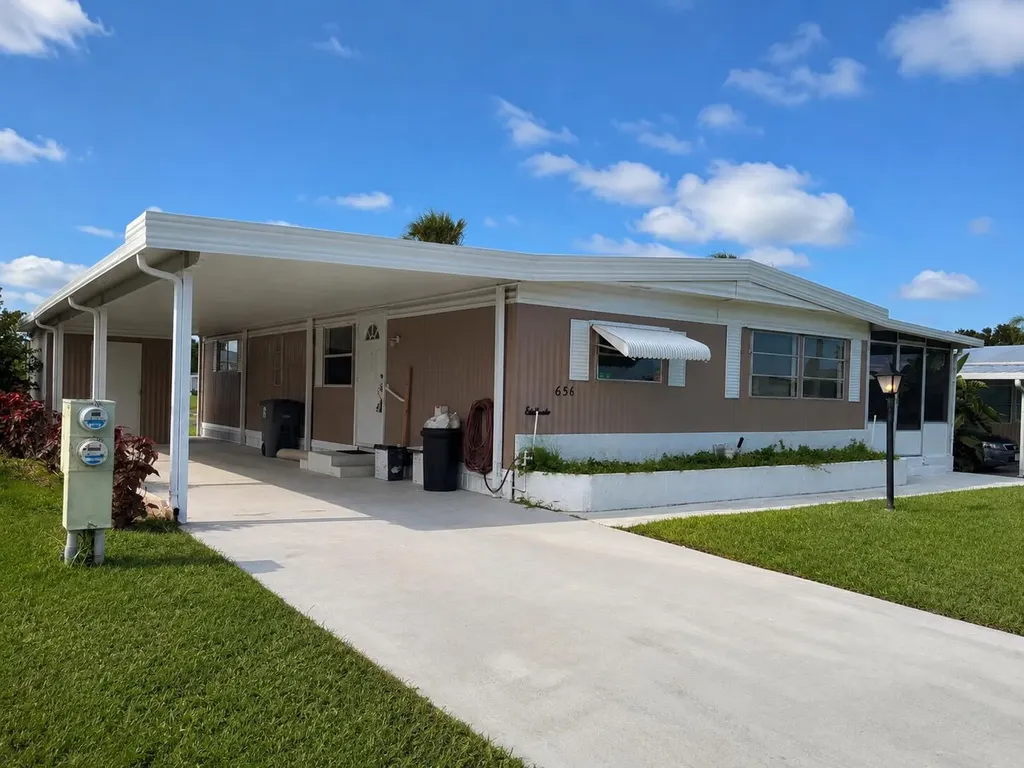 656 Sun Ray Court Boynton Beach FL 33436