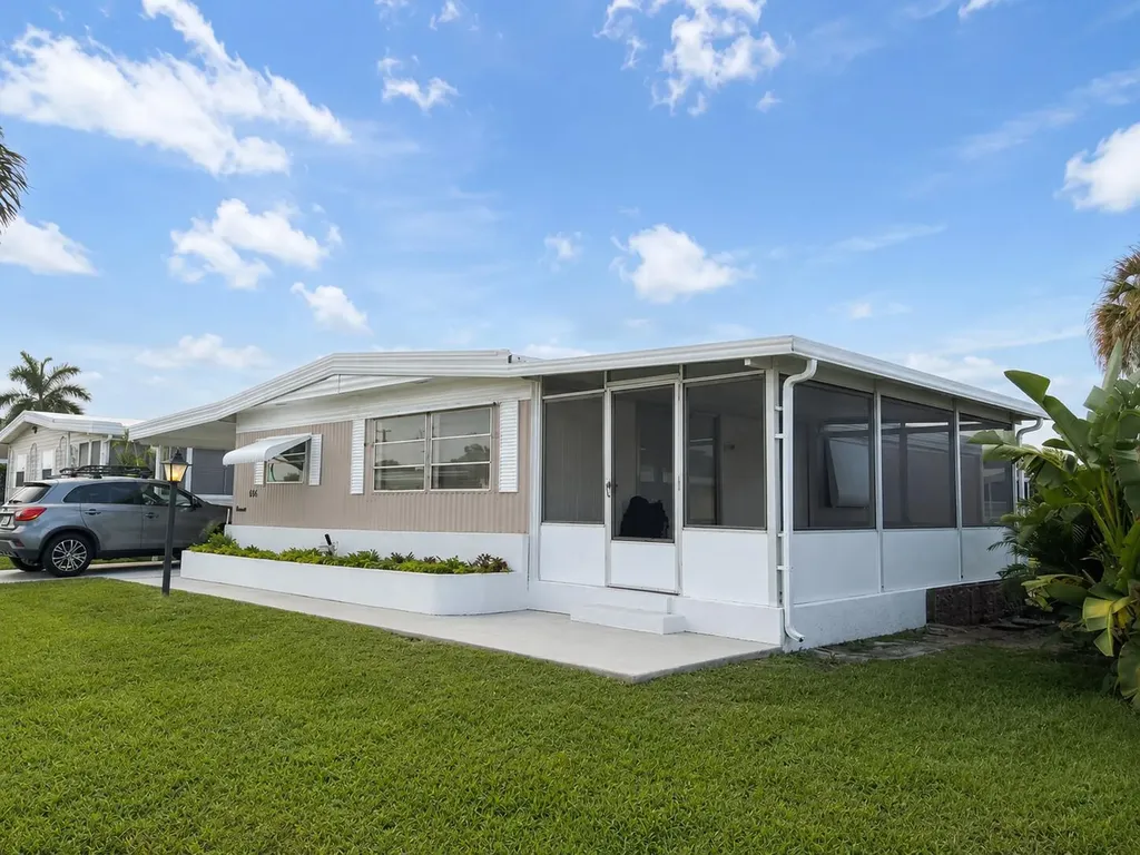 656 Sun Ray Court Boynton Beach FL 33436