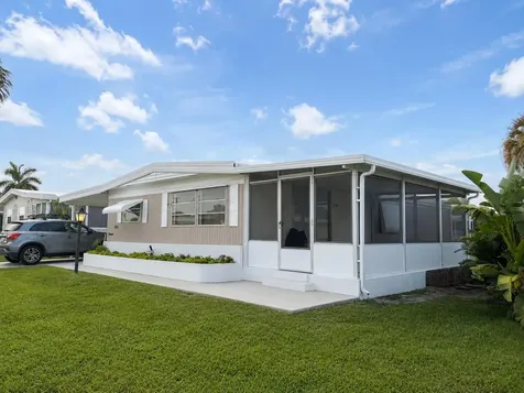 656 Sun Ray Court Boynton Beach FL 33436