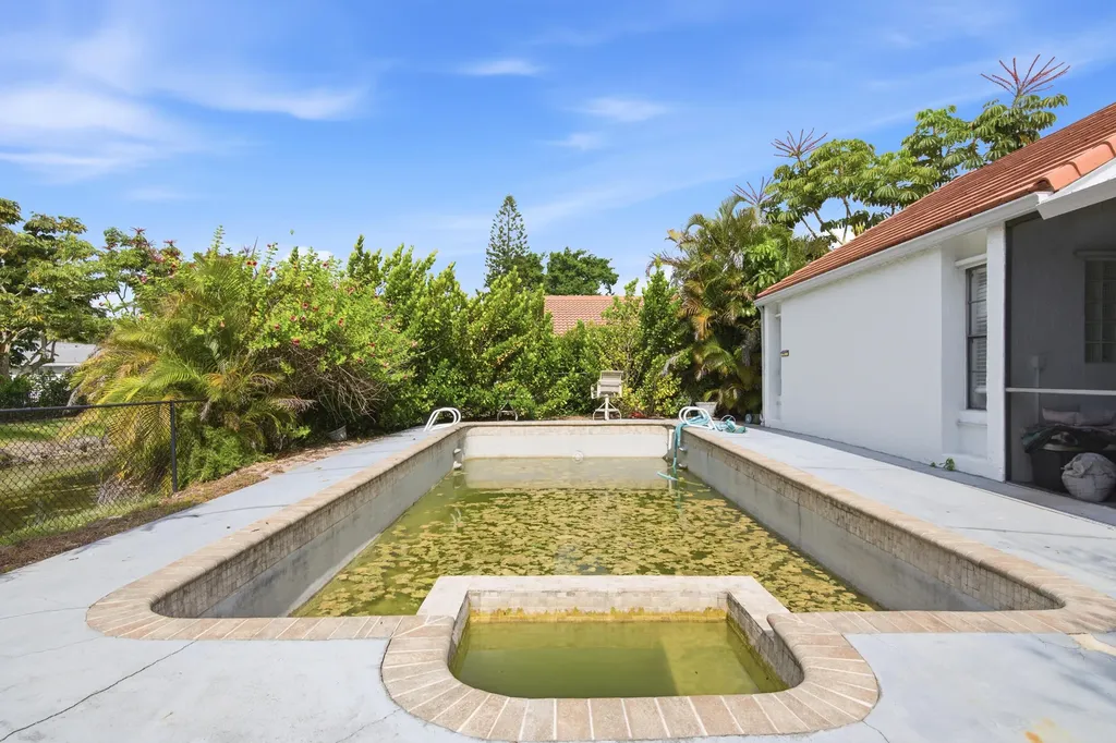 8302 NW 15th Court Coral Springs FL 33071