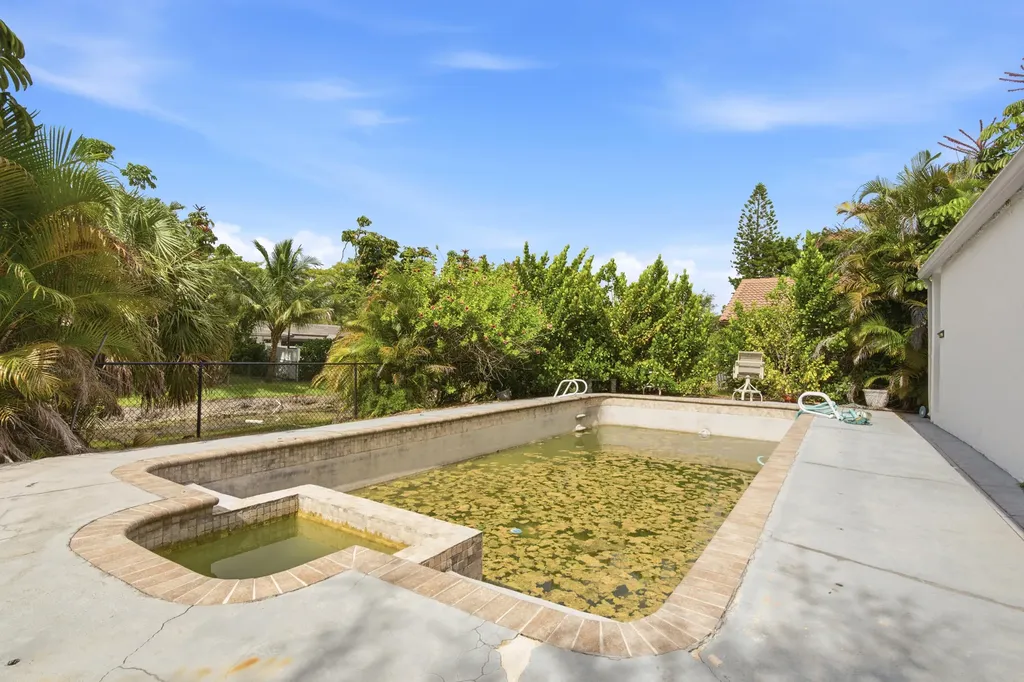 8302 NW 15th Court Coral Springs FL 33071