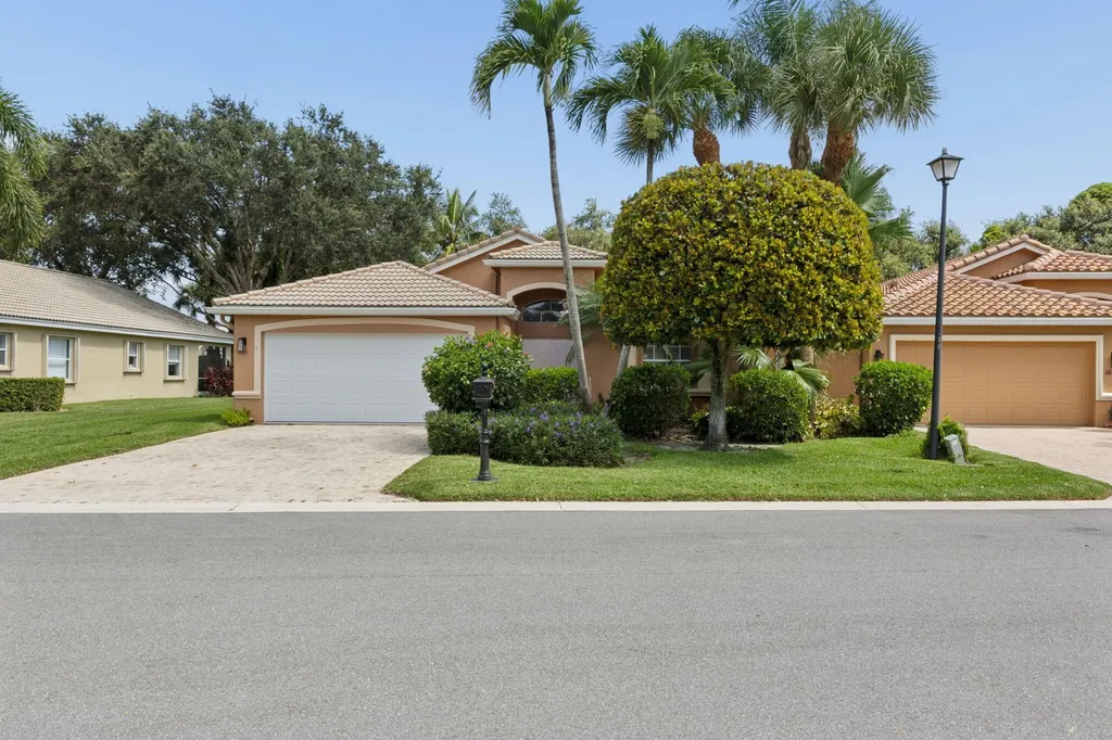 6833 Viale Elizabeth Delray Beach FL 33446