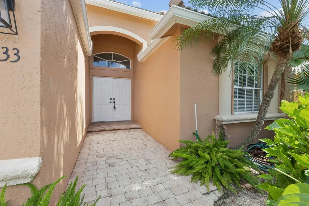 6833 Viale Elizabeth Delray Beach FL 33446