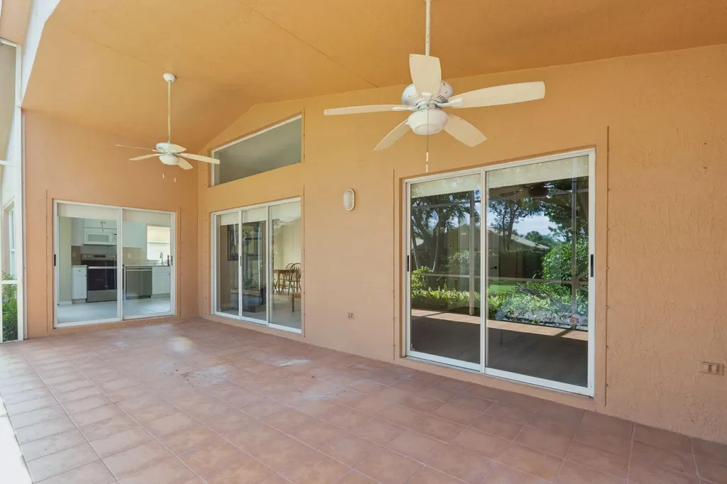 6833 Viale Elizabeth Delray Beach FL 33446