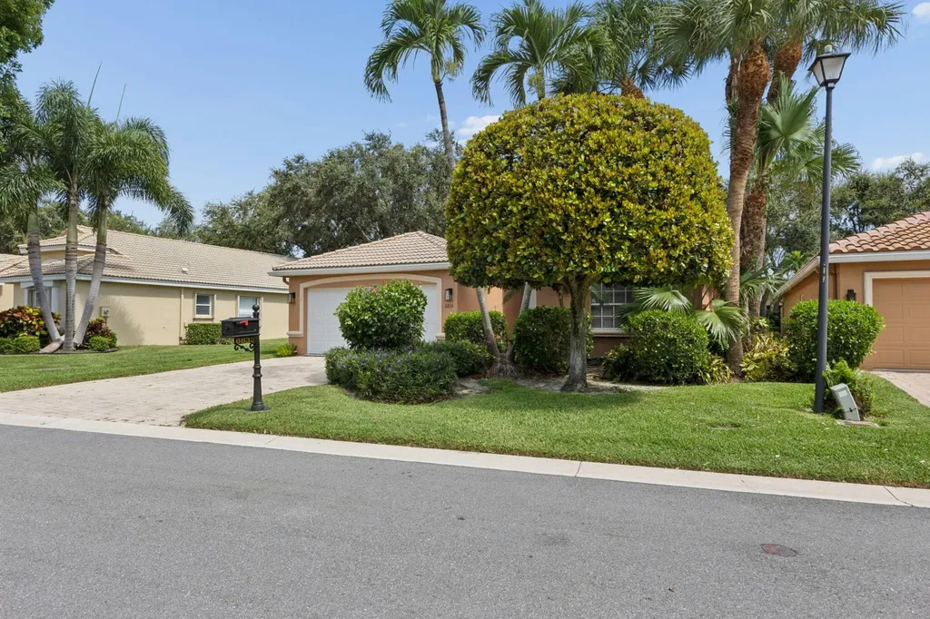 6833 Viale Elizabeth Delray Beach FL 33446
