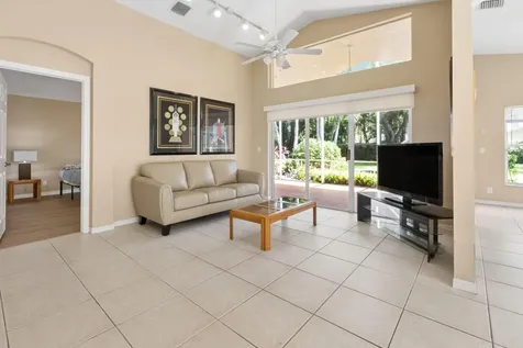 6833 Viale Elizabeth Delray Beach FL 33446