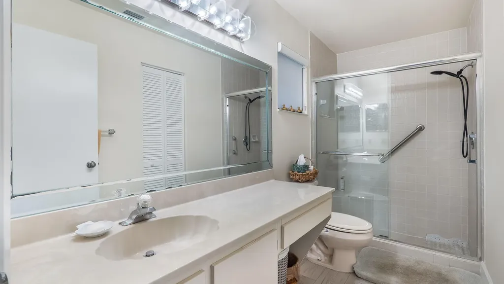 6353 Royal Manor Circle Delray Beach FL 33484
