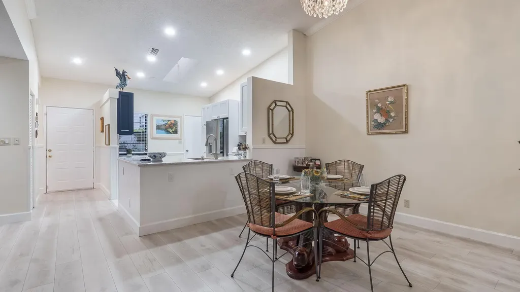 6353 Royal Manor Circle Delray Beach FL 33484