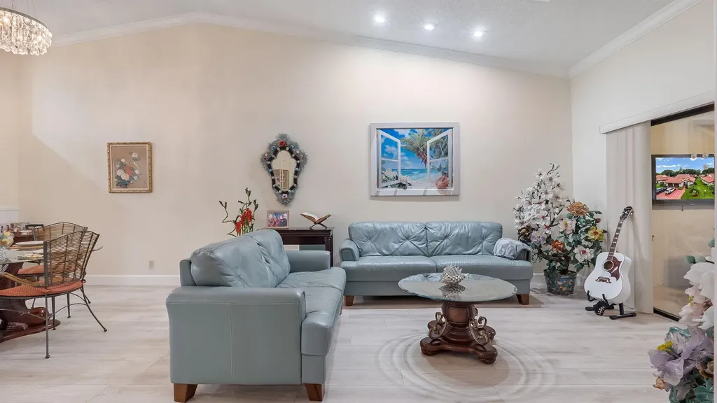 6353 Royal Manor Circle Delray Beach FL 33484