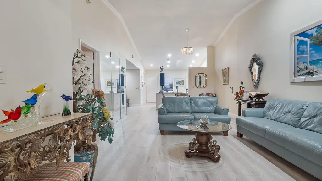6353 Royal Manor Circle Delray Beach FL 33484