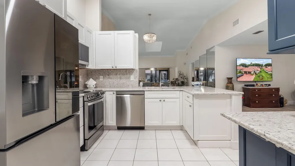 6353 Royal Manor Circle Delray Beach FL 33484
