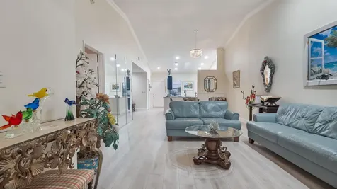 6353 Royal Manor Circle Delray Beach FL 33484