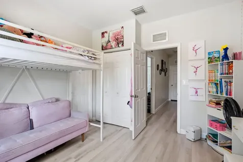 1702 SW 81st Terrace North Lauderdale FL 33068