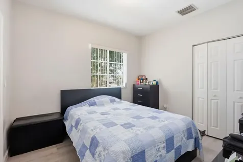 1702 SW 81st Terrace North Lauderdale FL 33068