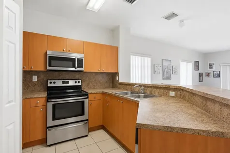 1702 SW 81st Terrace North Lauderdale FL 33068