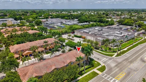 1702 SW 81st Terrace North Lauderdale FL 33068