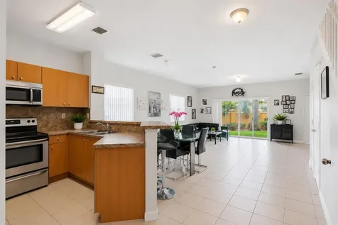 1702 SW 81st Terrace North Lauderdale FL 33068
