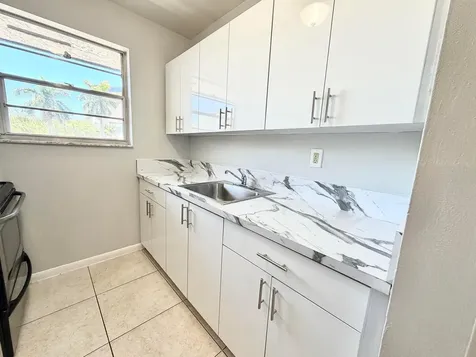 615 NE 10th Street Hallandale Beach FL 33009