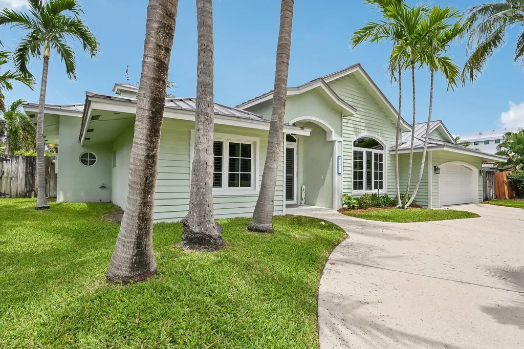 4911 NE 25th Avenue Lighthouse Point FL 33064