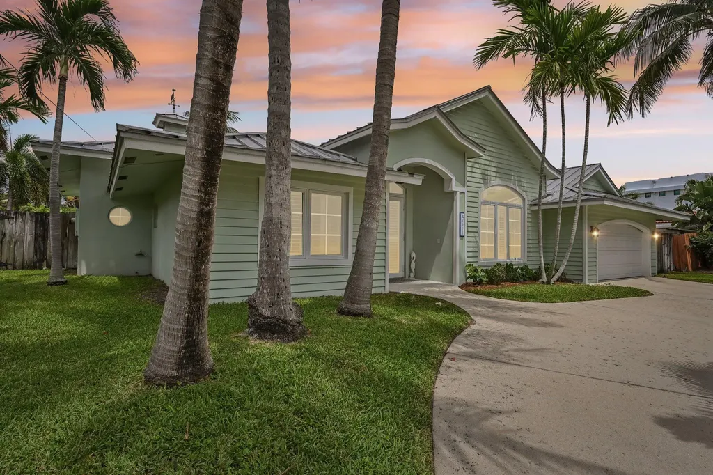 4911 NE 25th Avenue Lighthouse Point FL 33064