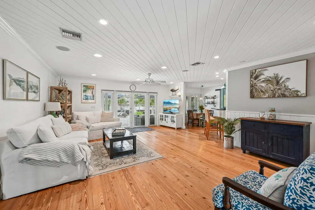 4911 NE 25th Avenue Lighthouse Point FL 33064