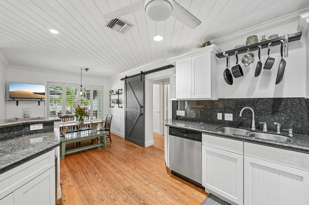 4911 NE 25th Avenue Lighthouse Point FL 33064