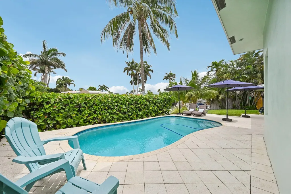 4911 NE 25th Avenue Lighthouse Point FL 33064