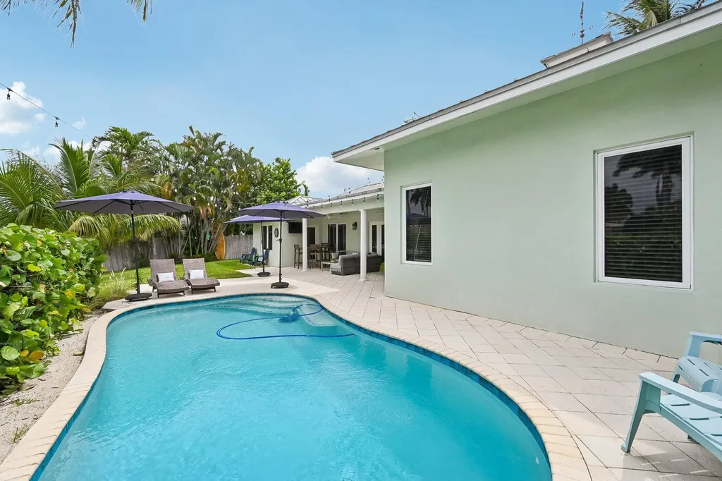 4911 NE 25th Avenue Lighthouse Point FL 33064