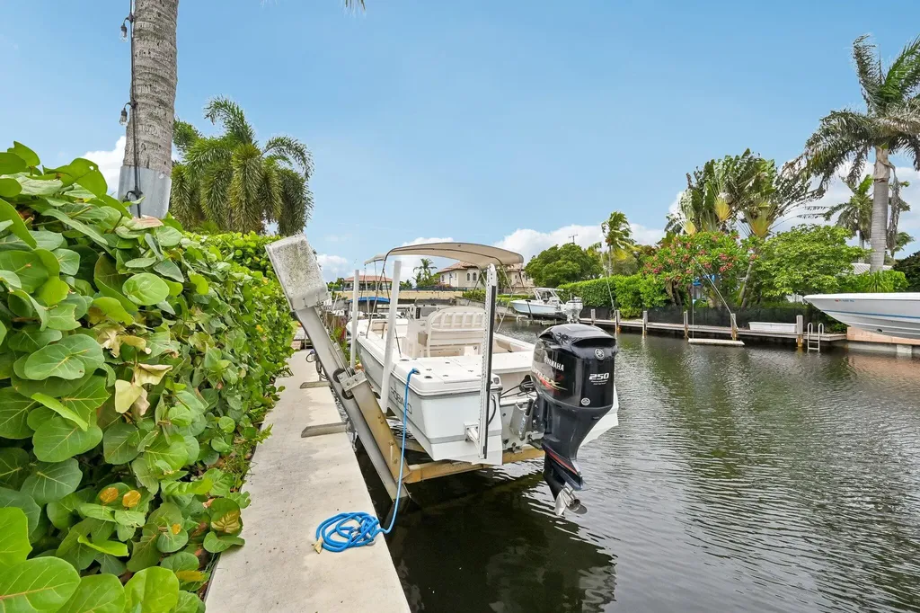 4911 NE 25th Avenue Lighthouse Point FL 33064