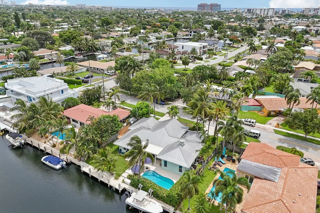 4911 NE 25th Avenue Lighthouse Point FL 33064