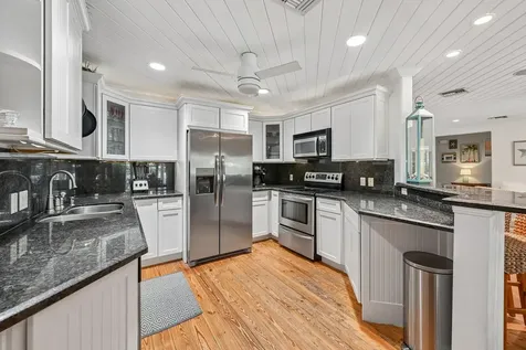 4911 NE 25th Avenue Lighthouse Point FL 33064