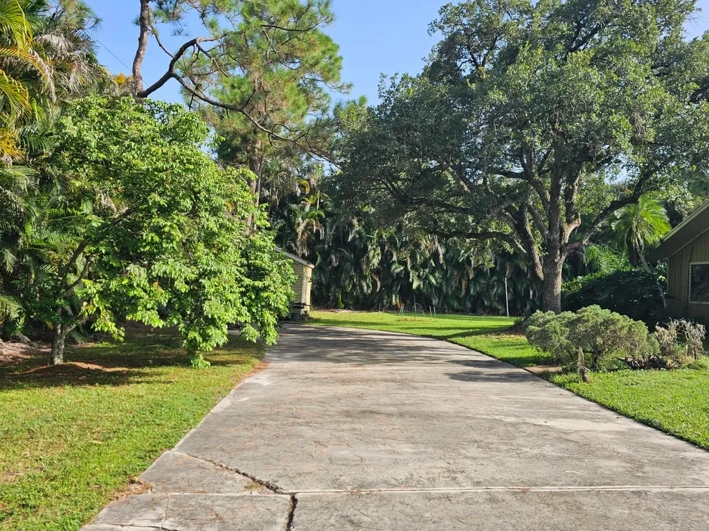 14369 69th Drive N Palm Beach Gardens FL 33418
