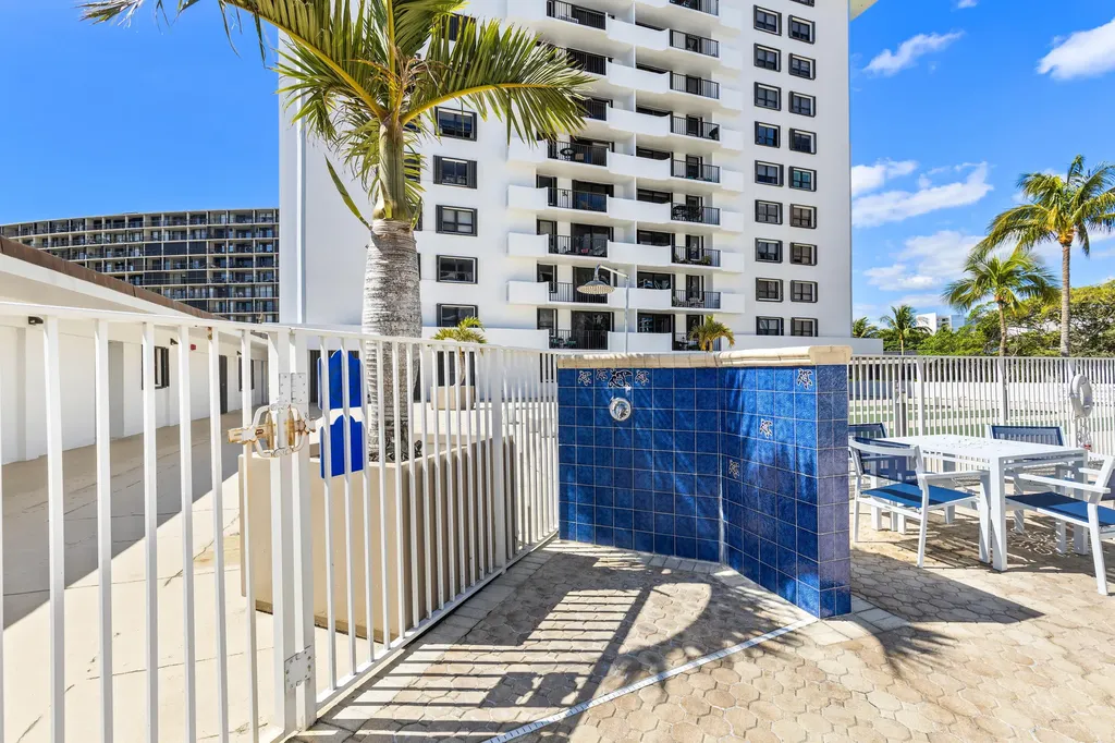 1208 Marine Way North Palm Beach FL 33408