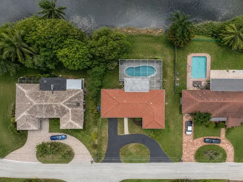 127 Calle Largo Drive Hollywood FL 33021