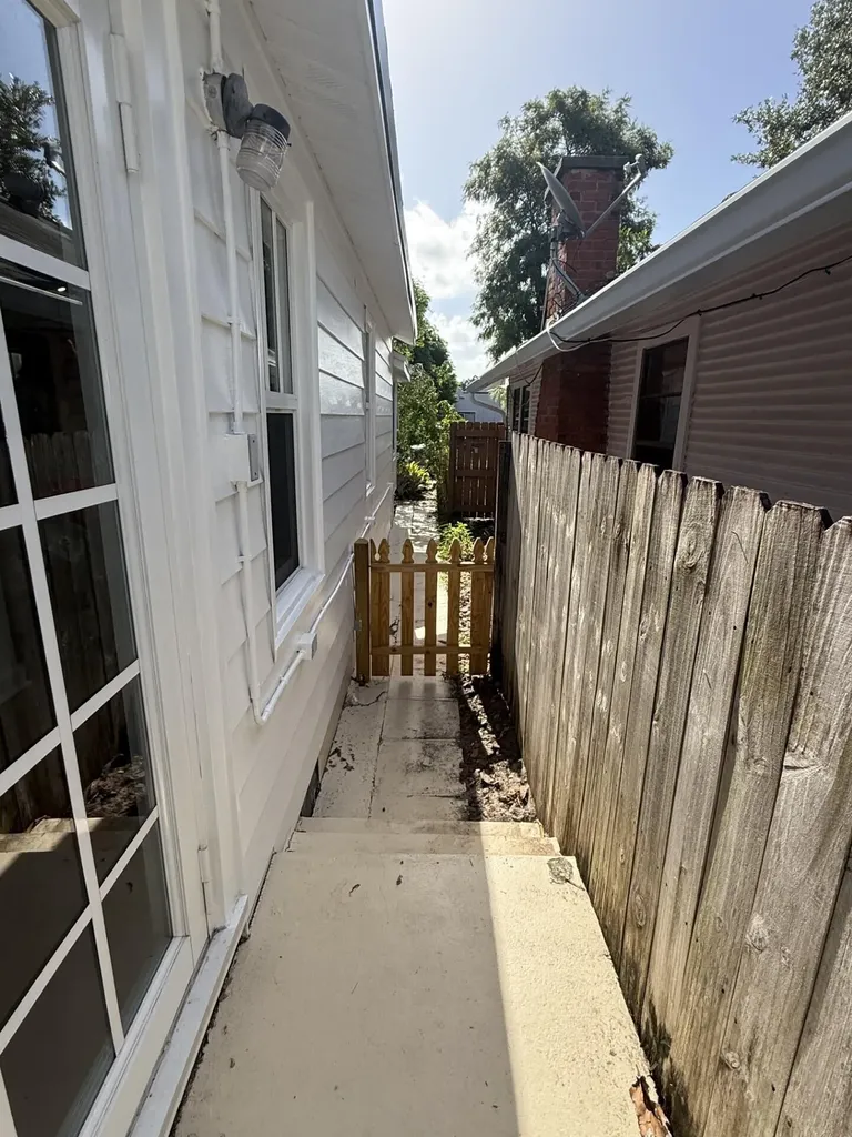 427 N J Street Lake Worth Beach FL 33460