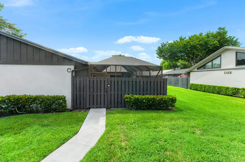 1158 Summit Trail Circle West Palm Beach FL 33415