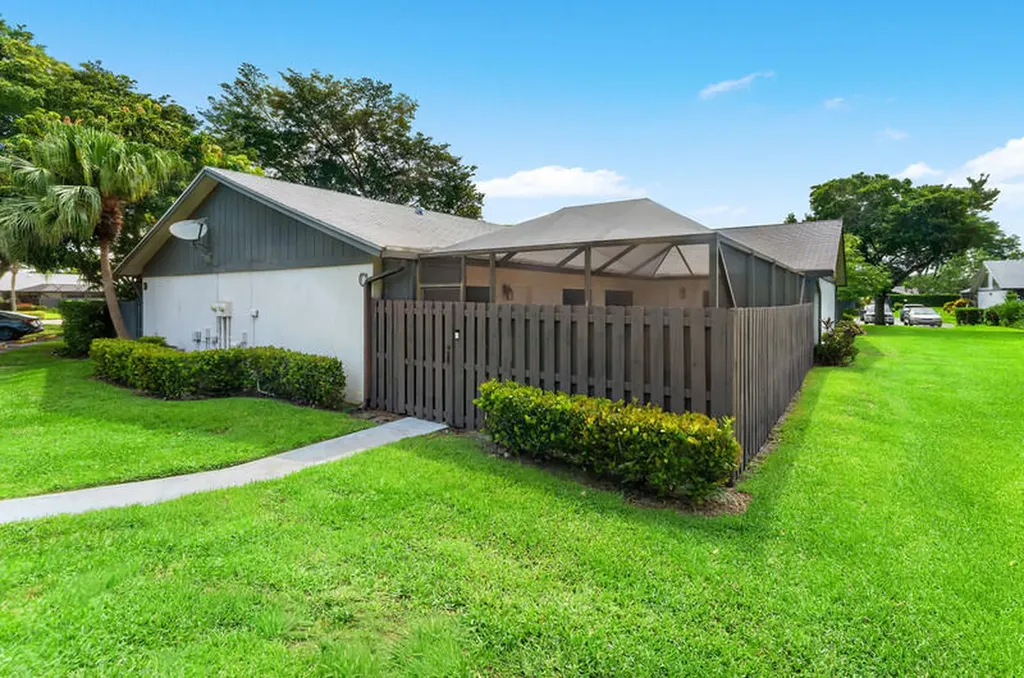 1158 Summit Trail Circle West Palm Beach FL 33415