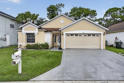 120 Paddock Lane Greenacres FL 33413