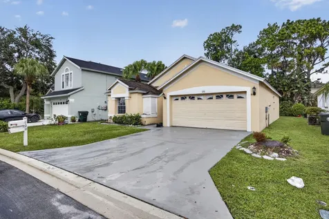 120 Paddock Lane Greenacres FL 33413