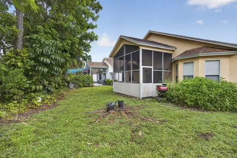 120 Paddock Lane Greenacres FL 33413