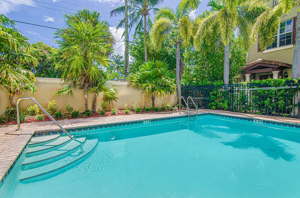 531 S Federal Highway Lake Worth FL 33460