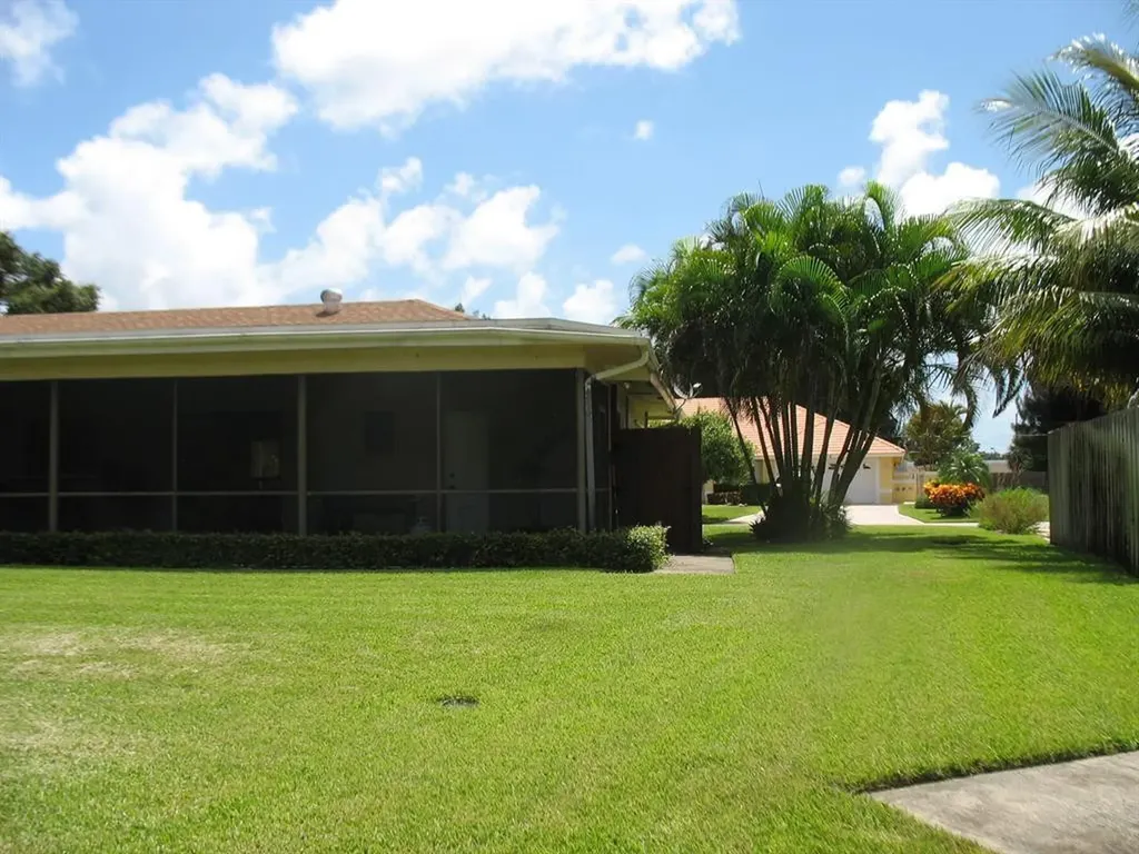 1805 Richard Lane Palm Springs FL 33406