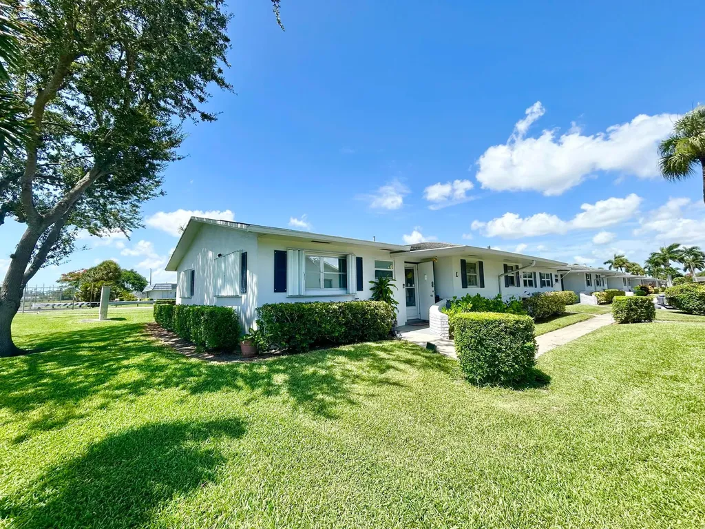 2766 Emory Drive E West Palm Beach FL 33415