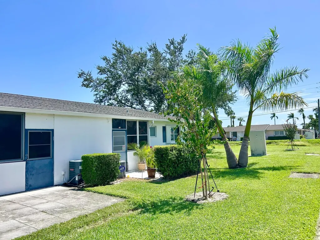 2766 Emory Drive E West Palm Beach FL 33415